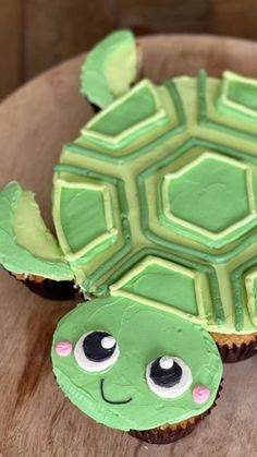 cupcakes decorated to look like a turtle