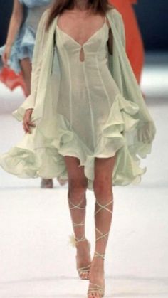 Dorothy Dandridge, 90s Runway Fashion, Runway Fashion Couture, Runway Outfits, Thierry Mugler, Moda Vintage, Pastry Chef, Mode Inspiration, Looks Vintage