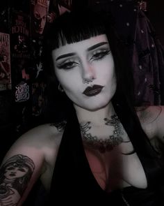 Trad Goth Makeup 80s, Goth Lips, Makeup 80s, Vamp Goth, Trad Goth, Goth Hair, Crazy Women