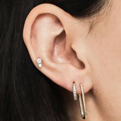 Gaia Threaded Flat Back Earring in Silver | Maison Miru Mom Capsule Wardrobe, Hoop Earrings Outfit, Lobe Earrings, Modern Hoop Earrings, Earrings Piercings, Lobe Piercings, Needle Earrings, Cool Ear Piercings, Cartilage Piercings