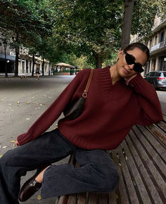 Embrace the season’s warmth with the Autumn Aura Sweater. This deep, rich-toned sweater offers a relaxed yet refined silhouette, featuring a V-neckline with subtle ribbed details for added texture. The cozy fit and soft knit make it ideal for layering or wearing on its own during brisk days. 00s Mode, Stile Blair Waldorf, Adrette Outfits, Chique Outfit, Burgundy Outfit, Clothes Wishlist, Fest Outfits, Looks Pinterest, Uni Outfits