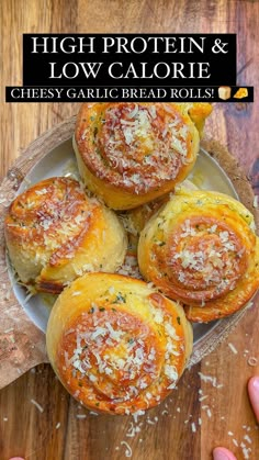 high protein and low calories cheesy garlic bread rolls