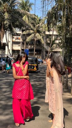 Pani Puri, Salwar Kamiz, Friend Poses Photography