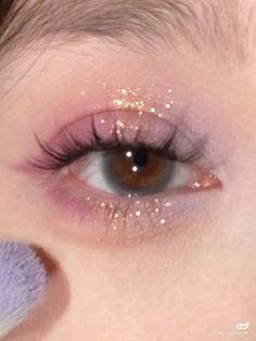 Pink Makeup Looks Sparkle, Pink Shimmery Eyeshadow, Pink Eyeshadow Looks Korean, Eye Makeup Pink Glitter, Cotton Candy Makeup Look, Pink Shimmery Eye Makeup, Xv Makeup Ideas Pink, Pink Fairy Makeup Halloween