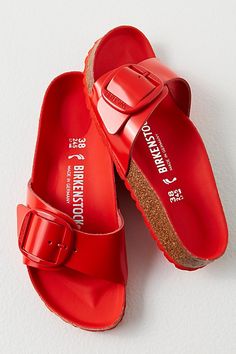 Big Buckle Birkenstock, Madrid Big Buckle, Red Flats, Birkenstock Sandals, Only Shoes, Fabulous Shoes, Boho Clothing, Siena