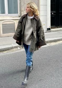 British Country Style Women, Barbour Jacket Women Outfit, Barbour Outfit, Barbour Jacket Outfit, Barbour Jacket Women, British Country Style, Jacket Outfit Women, Scandinavian Fashion, Street Style Winter