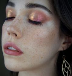 Cherry Coke Makeup, Makeup Trends 2023 Fall, Alternative Bridal Makeup, Sheer Eyeshadow, Dope Makeup, Eye Makeup Art, Makeup Pictures