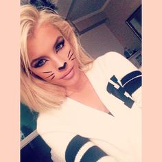 BadKitty on my way to #HorrorNights Cat Eye Makeup Halloween, Cat Costume Makeup, Bunny Makeup, Jean Watts, Animal Makeup, Cat Makeup Halloween, Bad Kitty