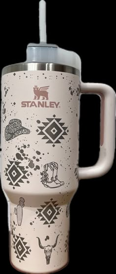 Western Cup Designs, Tumblr Cup Designs Western, Western Stanley Cup, Country Stanley Cup, Western Yeti Cup Designs, Country Cups, Western Christmas Gifts, Stanley Cup Western, Western Stanley