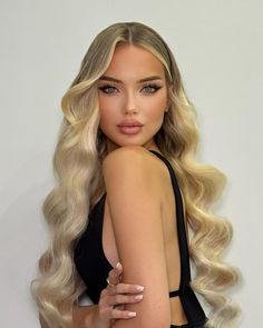 Bride Hairstyles For Long Hair, Hairstyles Prom, Classy Hairstyles, Pre Wedding Shoot Ideas, Prom Queen, Prom Queens, Prom Hairstyles, You Dream, Wishbone Chair