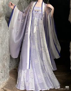 Imperial Aesthetic, Chinese Clothing Traditional, Ancient Dress, Traditional Chinese Dress, Old Fashion Dresses, Fantasy Dress