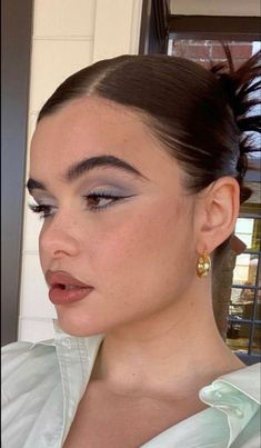 Barbie Ferreira, Beauty Boost, Power Of Makeup, Cool Makeup Looks, Edgy Makeup, Blue Eyeshadow, Eye Makeup Art, Editorial Makeup, Makeup Eyeliner