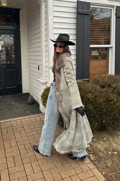 a little western influence. click to shop <3.  #affiliated, #ootd, #outfitideas, #aspenstyleinspo, #nashvillestyleinspo, #outfitinspo, #styleinspo, #daniellebernstein, #daniellebernsteinstyle, #weworewhat Classy Cowgirl Outfits, Western Winter Outfits, Neon Cowgirl, Country Concert Outfit Ideas, Country Concert Outfits, Concert Outfit Ideas, Nashville Style, Looks Country, Estilo Country