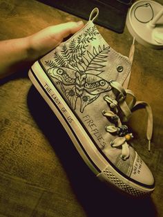 #tlou #custom #thelastofus Nerd Core, Cute Converse Shoes, Painted Shoes Diy, Cute Converse, Shoes Diy, Diy Shoes, Painted Shoes, Drawing Tips