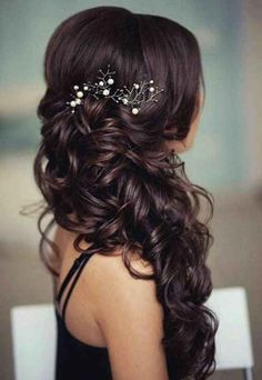 Sanggul Modern, Prom Hair Accessories, Prom Hairstyles For Short Hair, Elegant Wedding Hair, Black Curly Hair, Long Hair Women, Long Curly Hair