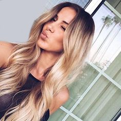 Synthetic Wig Wavy Natural Wave Middle Part Dark Roots Ombre Hair High Quality Fashion Black-Blonde Women's Capless Natural Wigs Long 2018 - $17.99 Hairstyle Twist, Care Hairstyle, Hairstyle Easy, Brown Ombre Hair, Hair Blond, Ombre Hair Blonde, Brunette Balayage Hair, Ombré Hair, Ombre Hair Color