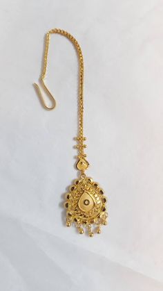 Gold Maangtika Designs, Mangtika Gold Design, Maang Tika Gold Design, Gold Mangtika Designs For Bride, Papati Billa Designs Gold Latest, Gold Mangtika Indian Jewelry, Tikli Jewelry Gold, Mang Tika Jewelry Gold Latest, Papati Billa Designs Gold