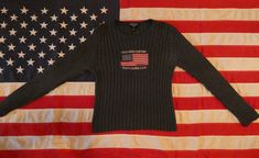 Genuine Iconic Polo Ralph Lauren American Flag Sweater Size L  (fits small) Color : Grey 100 % Cotton Measurement : Length : 57cm Chest : 40cm Shoulders : 42cm Sleeves : 63 cm Condition : Excellent ! Please see photographs, as they are an integral part of the description . Price : Eur. 157 Shipping Worldwide Tracked and Signed  Please Kindly provide a valid phone number for postal and customs services as this is a mandatory requirement. Thank you ! Ralph Lauren American Flag Sweater, Flag Sweater, Ralph Lauren Pullover, American Flag Sweater, Polo Jeans, Measurement Length, Phone Number, American Flag, Polo Ralph