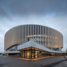 a large building with many windows on it