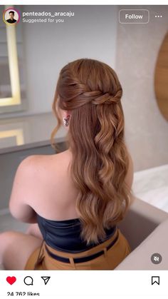 Hollywood Curls Bridesmaid, Half Updos For Medium Length Hair Formal, Prom Hair For Strapless Dress, Rapunzel Inspired Hair, Fall Hairstyles For Black Women, Hairstyle Elegant, 100 Hairstyles, Belle Hairstyle