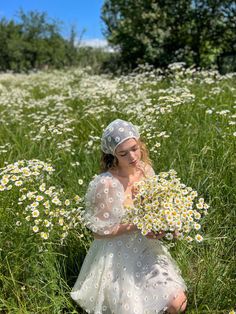 Lavender Gown, Tulle Neckline, Bridal Nightgown, Cute Homecoming Dresses, Mini Homecoming Dresses, White Homecoming Dresses, Daisy Dress, Applique Wedding, Applique Wedding Dress