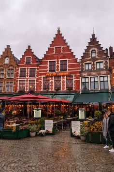 At the end of the year, the picturesque town of Bruges transforms into a winter wonderland. In this blog post, we're sharing everything you need to know about visiting the Christmas Market in Bruges, Belgium. Brussels Christmas, European Bucket List, Visit Belgium, End Of The Year, Christmas Market