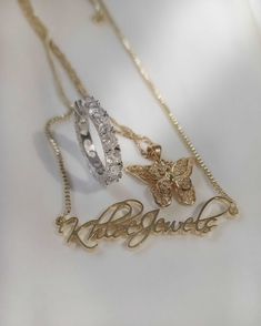 Custom Gold Jewelry, Calligraphy Name, Bamboo Earrings, Custom Calligraphy, Jewelry Picture, Pretty Jewelry, Jewelry Lookbook, Jewelry Outfit, Bracelet Crafts