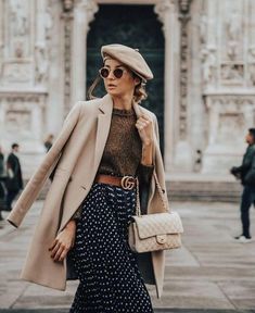 Street style | Auneetuh How To Wear Belts, Stile Boho Chic, Mode Tips, Paris Chic, Berlin Fashion, Moda Paris, Looks Street Style, Business Outfit, Parisian Chic