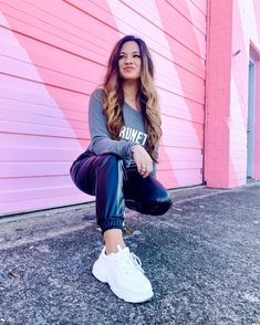 Streetwear look with Femme Luxe! Check it out for links to  shop my entire outfit! Life & Lattes | Fashion Blogger Travel Luxury