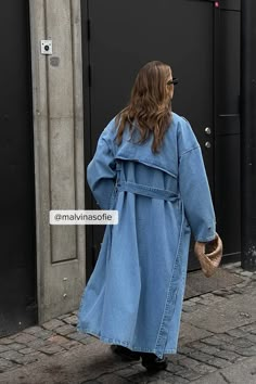 Denim Trenchcoat Blue | NA-KD Wednesday Outfit, Denim Shirt Outfit, Spring Outerwear, Muslimah Style, Trench Coat Outfit, Denim Outerwear, Paris Outfits