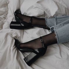 Mode Ulzzang, Ankle Strap Block Heel