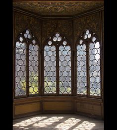 Checkered Accessories, Wartburg Castle, Castle Interiors, Castle Window, Magic Places, Hufflepuff House, Awesome Architecture, Castles Interior, Beautiful Windows