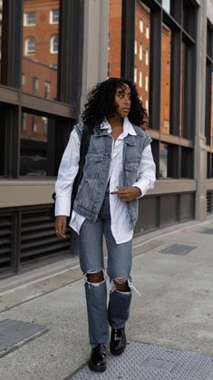 Sheer Denim Jacket, Oversized Denim Vest Outfit Fall, Denim Vest Fall Outfit, Oversized Jean Vest Outfits, Oversized Denim Vest Outfit, Black Denim Vest Outfit, Denim Outfit Winter, Denim Jacket Outfit Winter, 2023 Reset