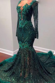 Prom Dresses Black Women Long Sleeve, Wedding Dress Emerald Green, Money Green Prom Dress, Emerald Wedding Dress Gowns, Emarld Green Prom Dresses, Green And Gold Dress Prom, Long Sleeve Prom Dress Black Women, Emerald Green And Black Wedding Dress, Emerald Green African Dress