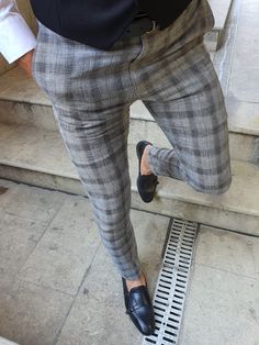 Collection: Spring – Summer 2020 Product: Slim Fit Cotton Pants Pants Material: 50% cotton, 50% linen Machine Washable: Yes, But Wash separately Fitting: Slim-Fit Pants Collection, New Bern, Canvas Pants, Yes But, Mens Fashion Classic, Men Spring, Code Black, Business Suit, Plaid Fabric