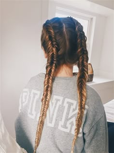 Simple Volleyball Hairstyles, Long Hair Braided Hairstyles, Waterfall Braid Hairstyle, Soccer Hairstyles, Easy Trendy Hairstyles, Volleyball Hair, Track Hairstyles, Fishtail Braid Hairstyles, Dutch Braid Hairstyles