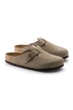 These Birkenstock Boston Soft Footbed Clogs for Men in Taupe will never let you down! The classic Birkenstock footbed, custom fit, natural materials, and clog construction are some of the features that make up this fashion staple footwear. These clogs were designed to keep your feet comfortable and stylish get yours today! Features: Birkenstock Style: 560771-M Color: Taupe Men's shoes Signature clog design Cork footbed lined in suede Original Birkenstock soft footbed with Arch support, deep heel Birkenstock Boston Soft Footbed, Boston Soft Footbed, Birkenstock Styles, Birkenstock Clog, Boston Clogs, Black Birkenstock, Birkenstock Style, Suede Clogs, Model Features