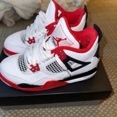 - Has Wear But In Near Perfect Condition, Can Be Easily Cleaned - 5y = 6.5 In Women Nike Air Jordan Slippers, Jordans 4 For Women, Nike House Shoes, New Jordan 4s, Shoes For Latinas, New Trending Shoes, Cute Jordan Shoes, Sneaker Head Woman, Back 2 School Shoes