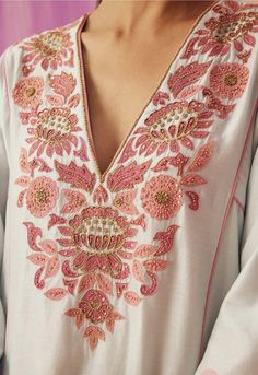 Machine Embroidery Designs For Suits, Neck Machine Embroidery Designs, Embroided Suits, Long Kurti Patterns, Embroidery Kurtis, Simple Kurta Designs, Machine Work