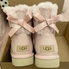 Coquette Winter, Cute Uggs, Uggs With Bows, Boots For Winter, Pink Uggs, Pink Xmas