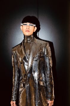 Disco Male Fashion, Metallic Suit Men, Flamboyant Men, Disco Outfit Men, Moda Disco, Disco Glam, High Fashion Men, Disco Fashion, The Metaverse