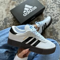 Adidas Samba Outfit, Shoes Fashion Photography, Fitness Fashion Outfits, Urban Shoes, Nike Shoes Air Force, Fashion Shoes Heels, Shoes Heels Classy