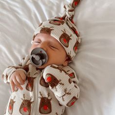 Newborn First Christmas Outfit, Newborn Christmas Outfit Boy, Newborn Christmas Gifts, Newborn Christmas Outfit, Baby Aesthetic, Baby Boy Christmas Outfit, Kid Outfits, Newborn Baby Boy Outfit, Boys Christmas Outfits