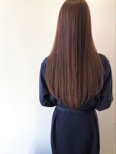 スーパーロング×アッシュブラウン V Cut Hairstyle, Layers For Long Hair, Hairstyles For Thinning Hair, V Cut Hair, V Shape Hair, Beautiful Brown Hair, Straight Layered Hair, Extension Hair, Hairstyle Tutorials