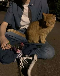 Strangers To Friends, Man And Cat, Grunge Boy Aesthetic, Softboy Aesthetic, Boys Aesthetic Outfits, Soft Boy Outfits, Soft Boy Aesthetic, Chica Dark