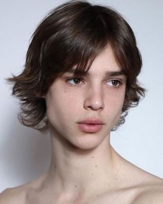 Wolf Cut Hairstyles, Wolf Cuts, Model Polaroids, Wavy Hair Men, Cut Hairstyles, Hairstyles Men, Wolf Cut