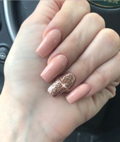 Rose gold nails Nude And Rose Gold Nails, Quinceañera Ideas, Ring Finger Nails, Rose Gold Painting, Classy Nail, Classy Nail Designs, Finger Nails, Rose Gold Nails, Prom Nails