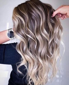 Natural Blonde Hair Color with Highlights Dishwater Blonde, Icy Blonde Highlights, Blonde Balayage Highlights, Balayage Ombre, Dirty Blonde Hair, Silver Blonde, Balayage Hair Blonde, Blonde Hair With Highlights