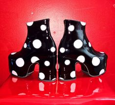 "Cartoon Polkadot Platform Ankle Boots Handcrafted to order in London Custom made Polkadot pattern consisting of different sized dots, which are hand cut and the White patent being underlayed and stitched onto the Black patent for durability. Black YKK zip on inside of the boots. Genuine leather : Upper in soft Black patent leather underlayed with White patent leather. The shoes are lined with Black Nappa leather. SIZE RANGE : These shoes come in a size range from UK 3 - UK 8 / EU 36 - EU 42 / U 70s Style Shoes, Mars Black, Platform Shoes Boots, White Ankle Boots, 70s Style, Platform Ankle Boots, Vegan Shoes, Tie Shoes, Handmade Shoes