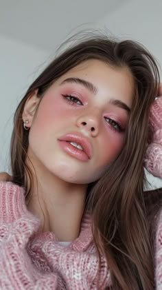 28 Pink Eyeshadow Aesthetic Makeup Looks For Feminine Glam Pink Soft Eyeshadow, Pink Eyeshadow On Brown Eyes, Blush Around Eyes, Glossy Pink Makeup, Pink Lip Gloss Makeup Look, Pink Makeup Looks Hooded Eyes, Cool Pink Makeup, Pink Makeup Wedding, Pink Makeup For Brown Eyes